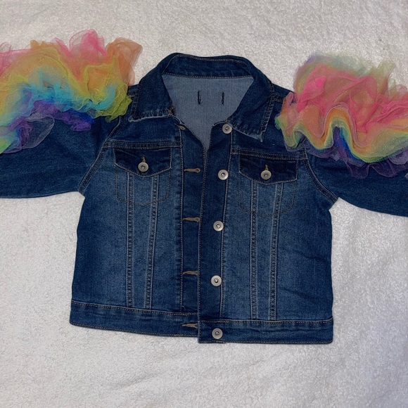 4 pair of Jeans 1 Jean Jacket 1 pair of Socks - Picture 6 of 15